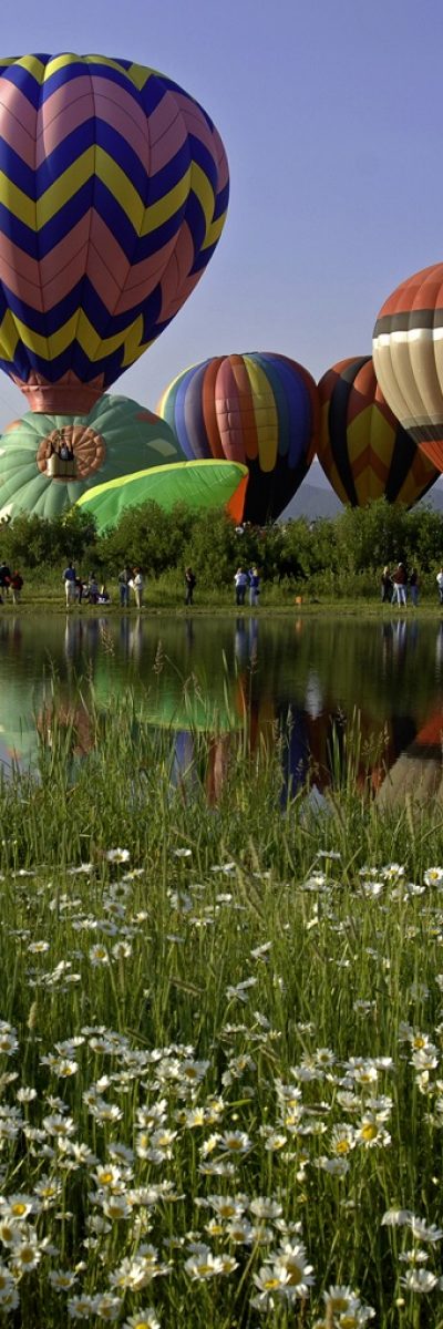 STEAMBOAT SPRINGS - JULY 13, 2008 -- More than 40 balloons took to the sky today in Steamboat Springs
Colorado, Saturday July 12, 2008. This marked the 28th Annual Hot Air Balloon Rodeo. The signature summer event for Steamboat will start again
on Sunday morning. Photo/Larry Pierce